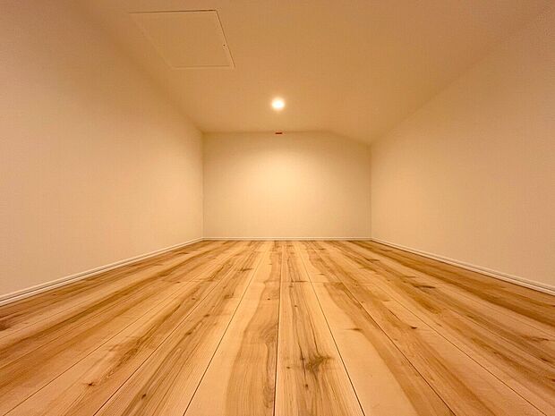 【グルニエ施工例】■モデルハウスのご案内や、ショールームにてキッチン等水回り設備や、フローリング等の建材や外壁材の実物をご覧頂けます
■お気軽にお問合せ下さい