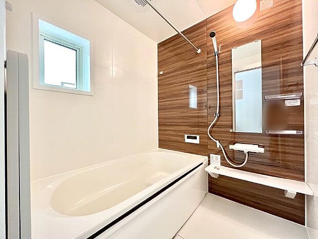 落ち着いた雰囲気でゆっくりお寛ぎいただけるバスルーム