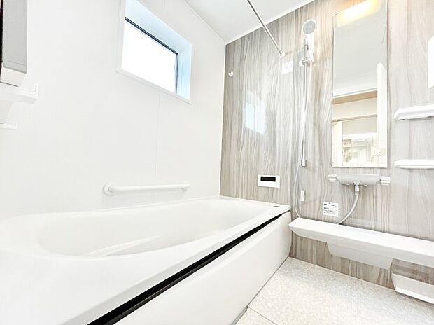 浴室乾燥機付きのバスルームでいつでも快適なバスタイムが楽しめます！