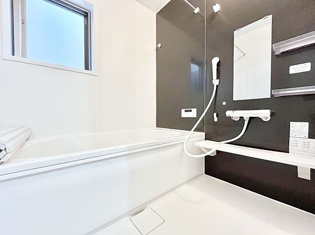 落ち着いた雰囲気でゆっくりお寛ぎいただけるバスルーム