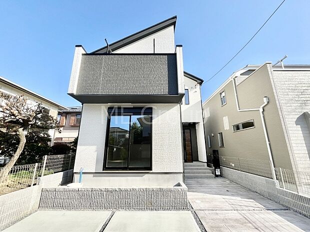 洗練された外観、上質な住空間が広がる室内は永く安心して過ごせる住居です。 