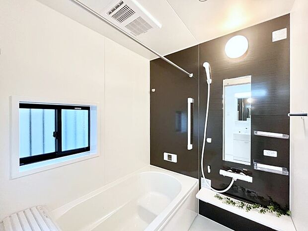 落ち着いた雰囲気でゆっくりお寛ぎいただけるバスルーム