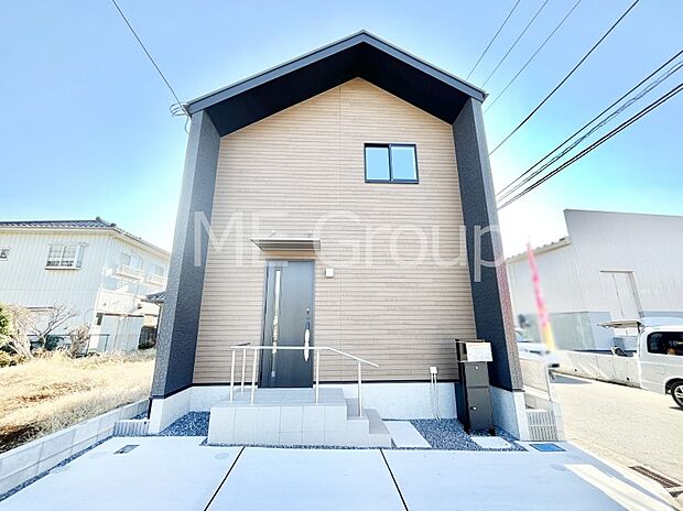 たっぷりの陽光と開放感に包まれる明るい住まい