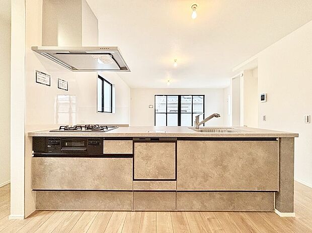 毎日使うキッチンだから、使いやすさ＆お手入れのしやすさにこだわりました。