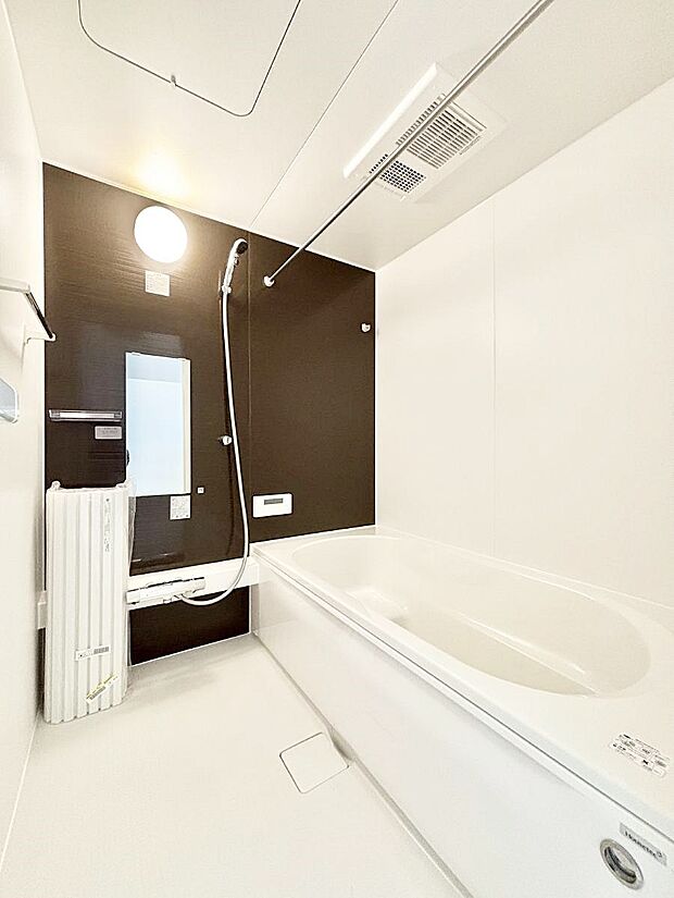 落ち着いた雰囲気でゆっくり寛げるバスルーム