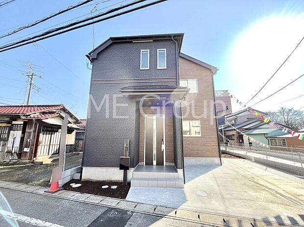 洗練された外観、上質な住空間が広がる室内は永く安心して過ごせる住居です。