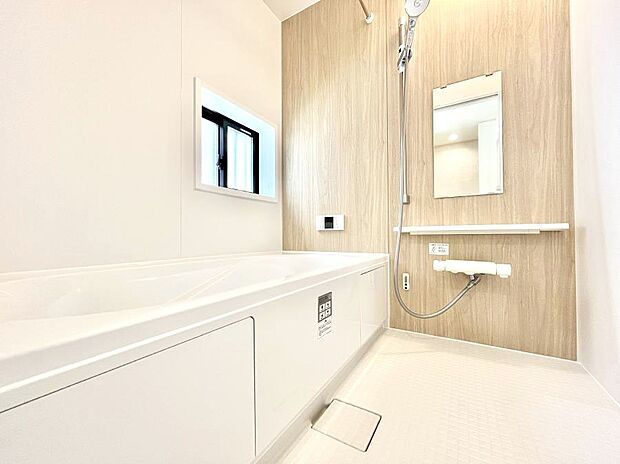 落ち着いた雰囲気でゆっくりお寛ぎいただけるバスルーム