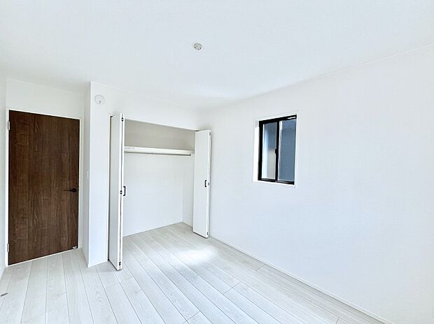 収納が充実しているので、居住スペースを広く使えます。