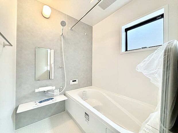 落ち着いた雰囲気でゆっくりお寛ぎいただけるバスルーム