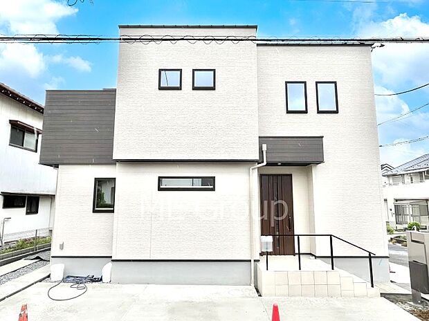 洗練された外観、上質な住空間が広がる室内は永く安心して過ごせる住居です。 