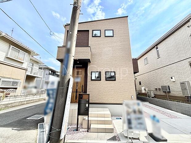 洗練された外観、上質な住空間が広がる室内は永く安心して過ごせる住居です。