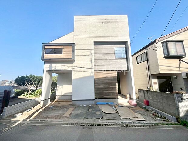たっぷりの陽光と心地よい風が舞い込む住まい