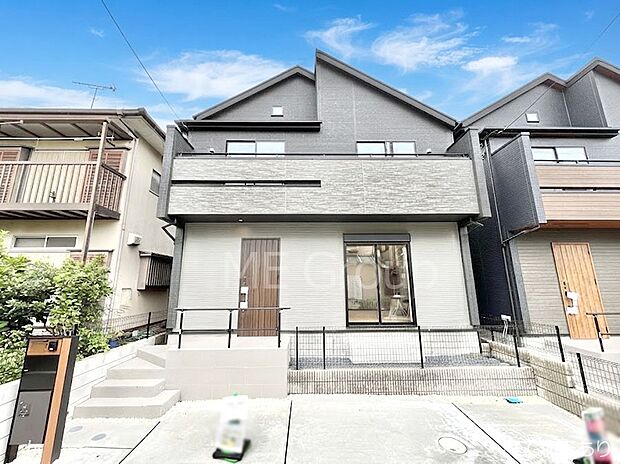 洗練された外観、上質な住空間が広がる室内は永く安心して過ごせる住居です。 