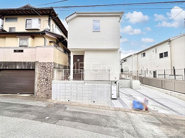 洗練された外観、上質な住空間が広がる室内は永く安心して過ごせる住居です。 