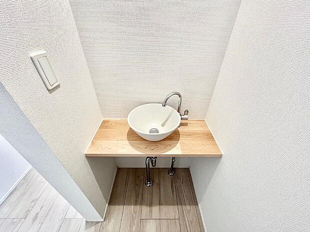 【洗面台・洗面所】２階にもセカンド洗面台を設置。朝の混み合う時間帯も安心