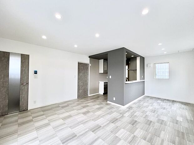 【ダイニング】家族が自然と集まる憩いのスペースになりそう  