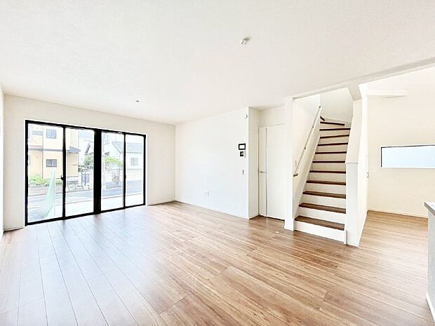 【ダイニング】家族が自然と集まる憩いのスペースになりそう  