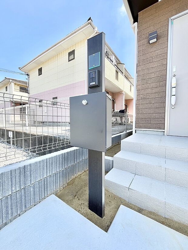 【その他現地】表札・インターホン・ポストをひとつに集約