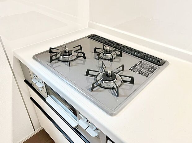 【ガスコンロ】三口ガスコンロでお料理が一気にはかどりそう  