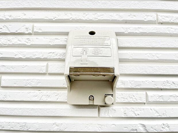 【その他現地】お掃除などに便利な外コンセント