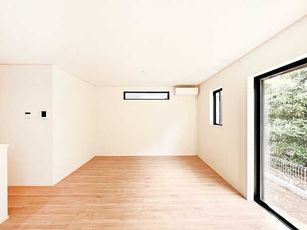 【リビングダイニング】家族団らんの時間も増えそうなくつろぎのリビングダイニング。   