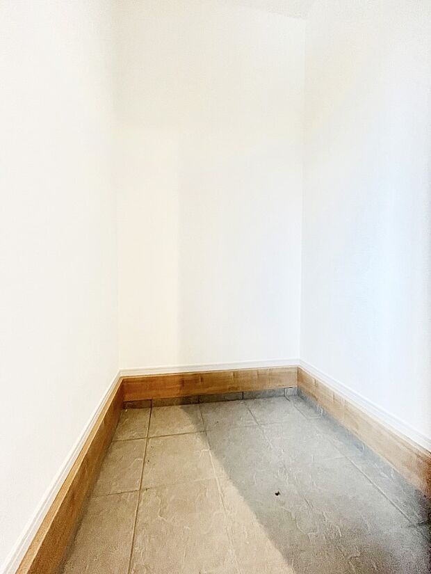 【収納】ベビーカーやアウトドア用品もスッキリ収納できる土間収納