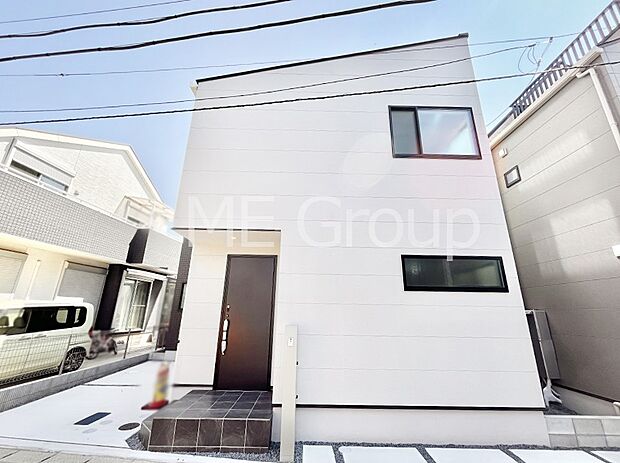 【現地外観写真】たっぷりの陽光と心地よい風が舞い込む住まい