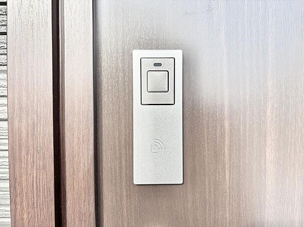 【玄関】ラクラク開錠！スマートコントロールキー。