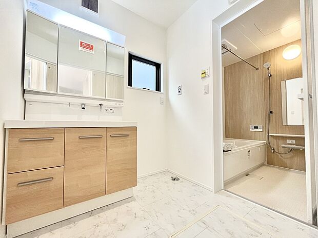 【ランドリースペース】広々とゆとりのあるランドリースペース。  