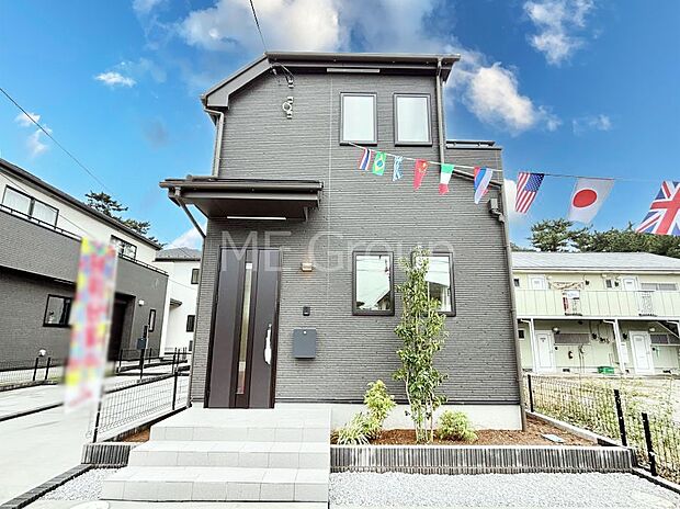 【現地外観写真】たっぷりの陽光と心地よい風が舞い込む住まい