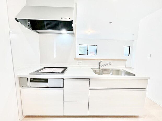 【キッチン】毎日使うキッチンだから、使いやすさ＆お手入れのしやすさにこだわりました。 