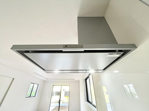 【レンジフード】フラットタイプのレンジフード、お手入れがしやすいですね！