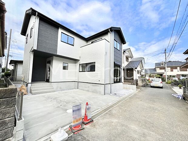 【前面道路含む現地写真】最寄り駅は京成本線「志津」駅。ここから始まる新生活を応援いたします！ 