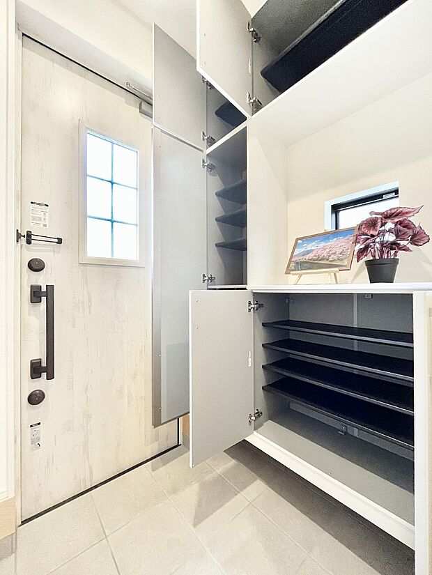 【収納】収納力ある下駄箱の活用で玄関廻りはいつでもスッキリ