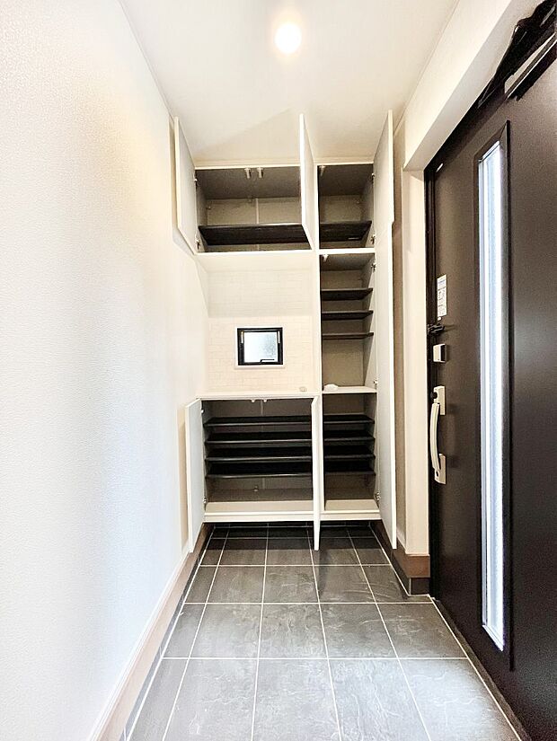 【収納】収納力ある下駄箱の活用で玄関廻りはいつでもスッキリ