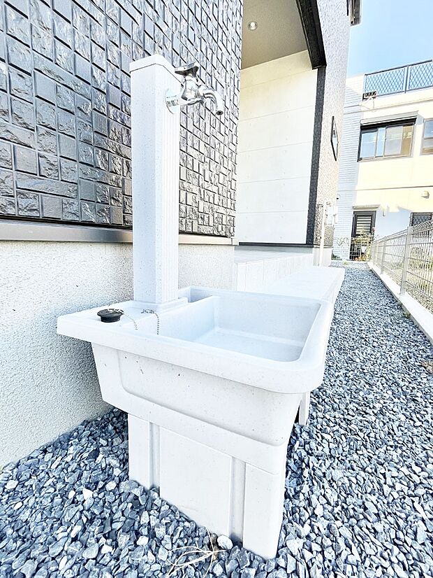 【その他現地】外水栓があると、庭のお手入れやちょっとした手洗い・洗車に便利です!