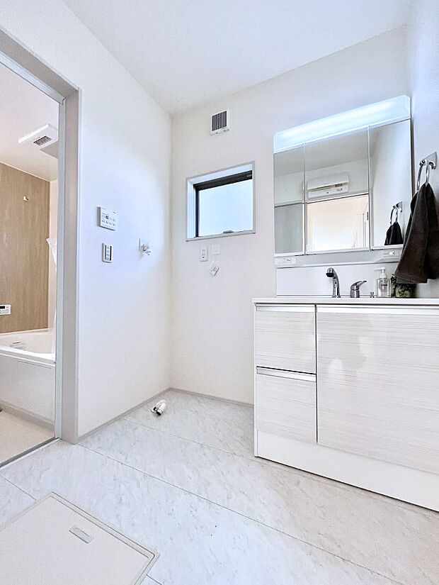 【ランドリースペース】広々とゆとりのあるランドリースペース。  