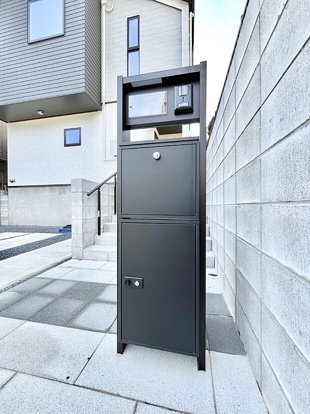 【その他現地】表札・インターホン・ポストをひとつに集約