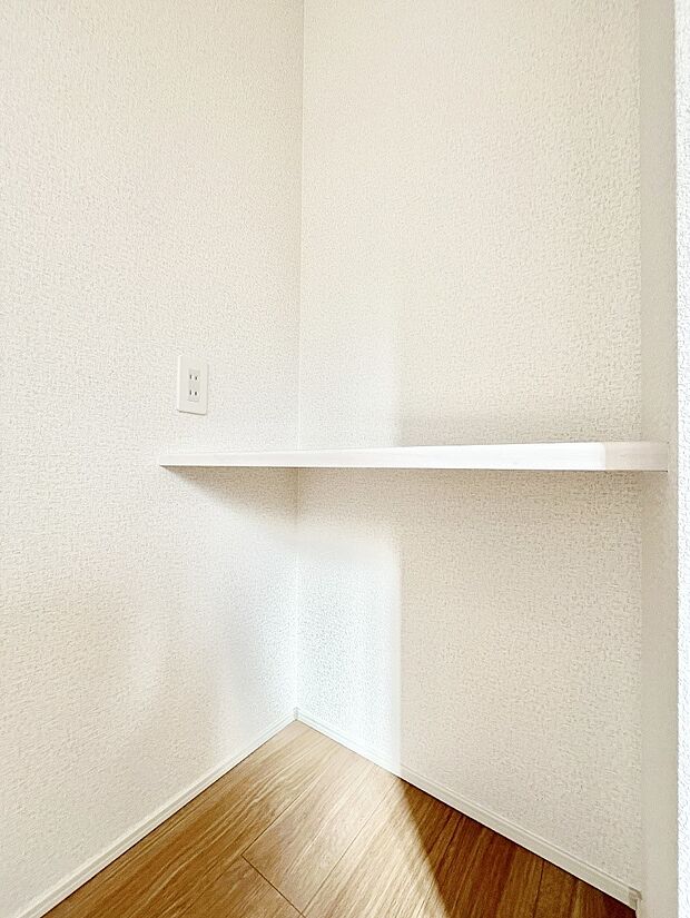 【その他内観】ちょっとした作業をするのに便利なカウンター