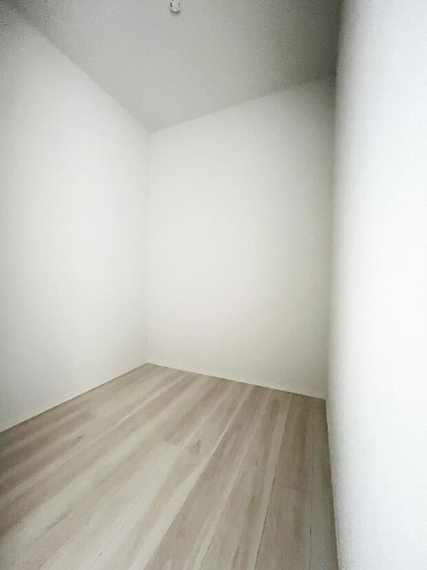 【ウォークインクローゼット】毎日の服選びが楽しくなるウォークインクローゼット 