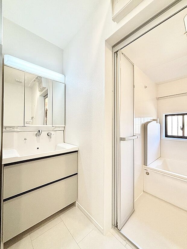 【脱衣場】身支度もスムーズにおこなえる脱衣場