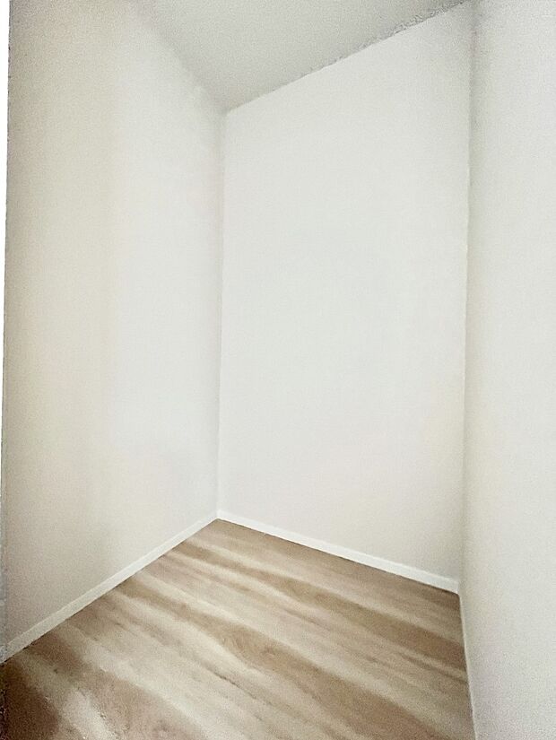 【ウォークインクローゼット】ウォークインクローゼットの活用で生活空間スッキリ  