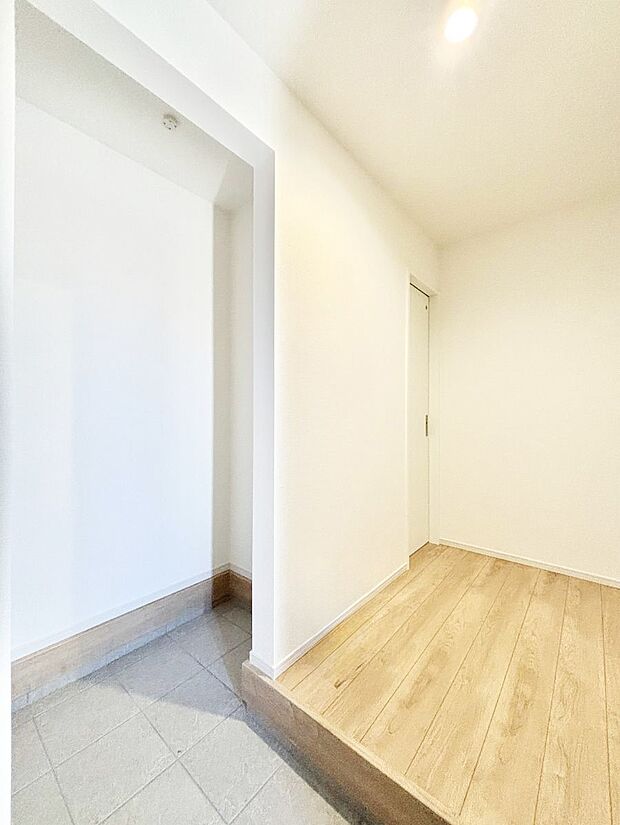 【収納】大きなものも片付く土間収納付きで、いつでも玄関はスッキリ