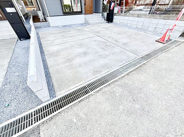 【駐車場】生活に欠かせない駐車スペース。