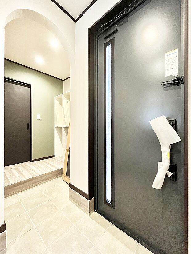 【収納】大きなものも片付く土間収納付きで、いつでも玄関はスッキリ