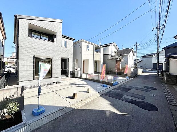 【前面道路含む現地写真】前面道路はきちんと整備されています  