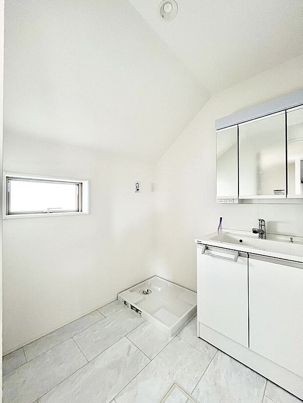 【ランドリースペース】広々とゆとりのあるランドリースペース。  