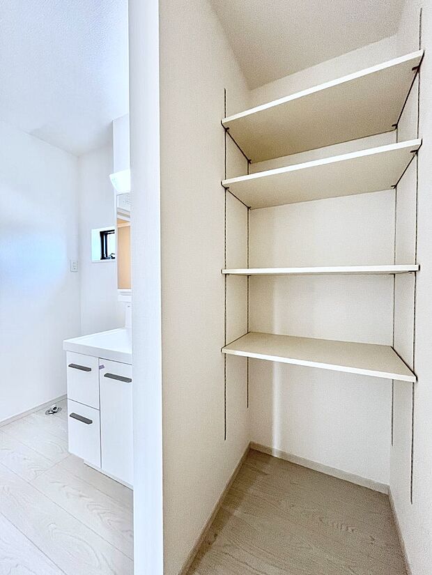 【リネンスペース】便利なリネン庫で、スッキリした使いやすい洗面室に