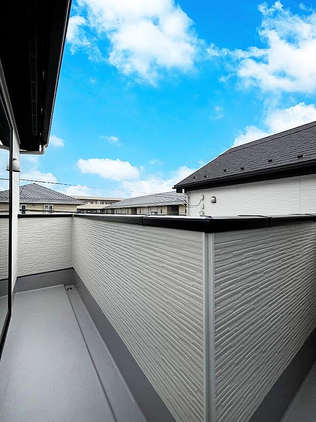 【バルコニー】風通しの良いバルコニー