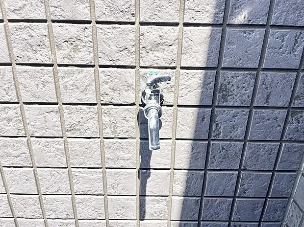 【バルコニー水栓】バルコニー水栓があればお掃除も楽々です。